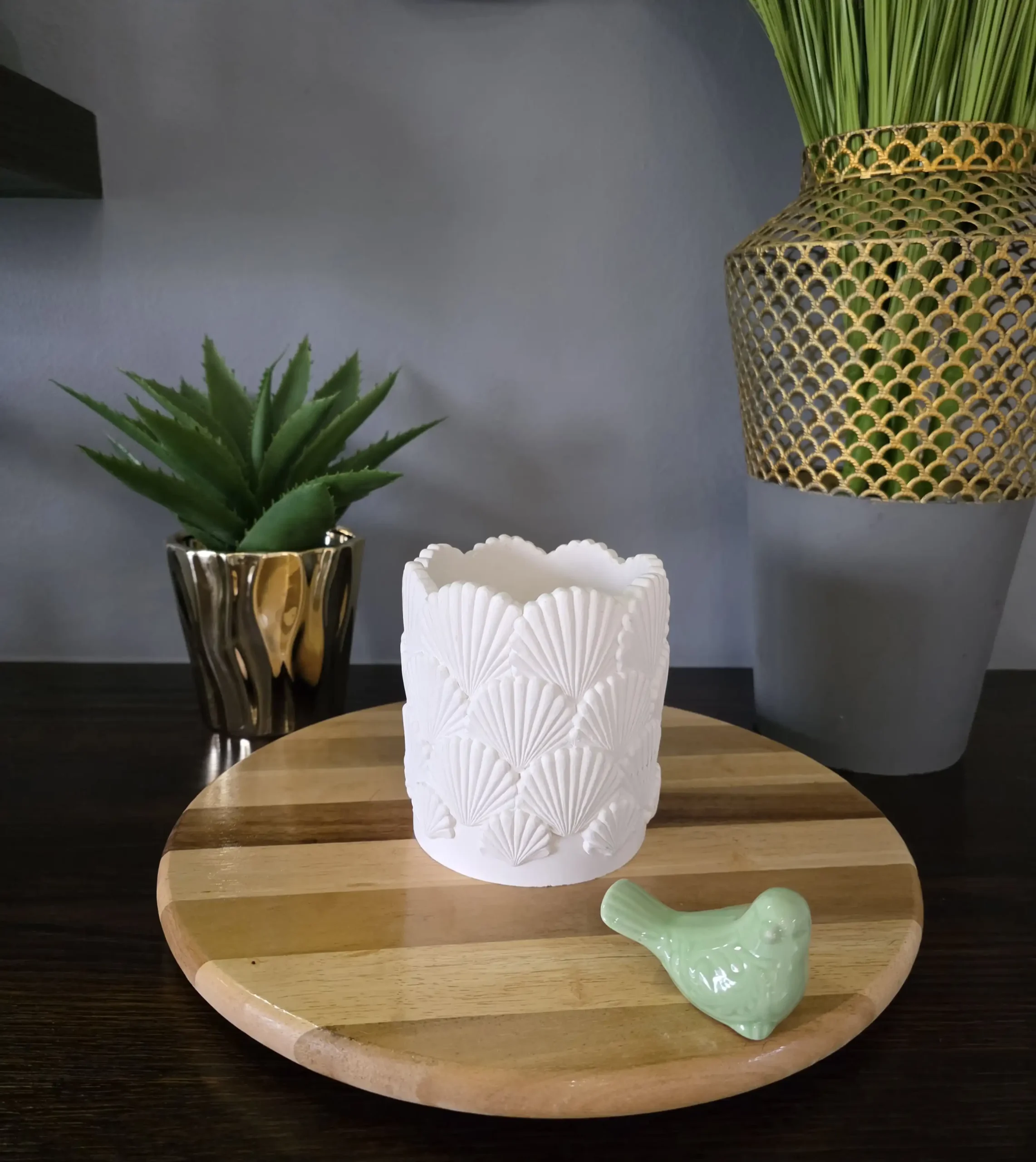 White Shell Vase - Image 3