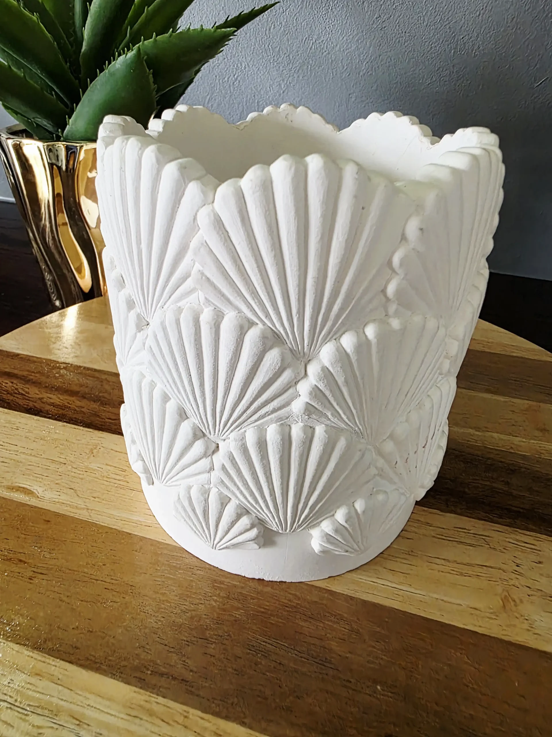 White Shell Vase - Image 2