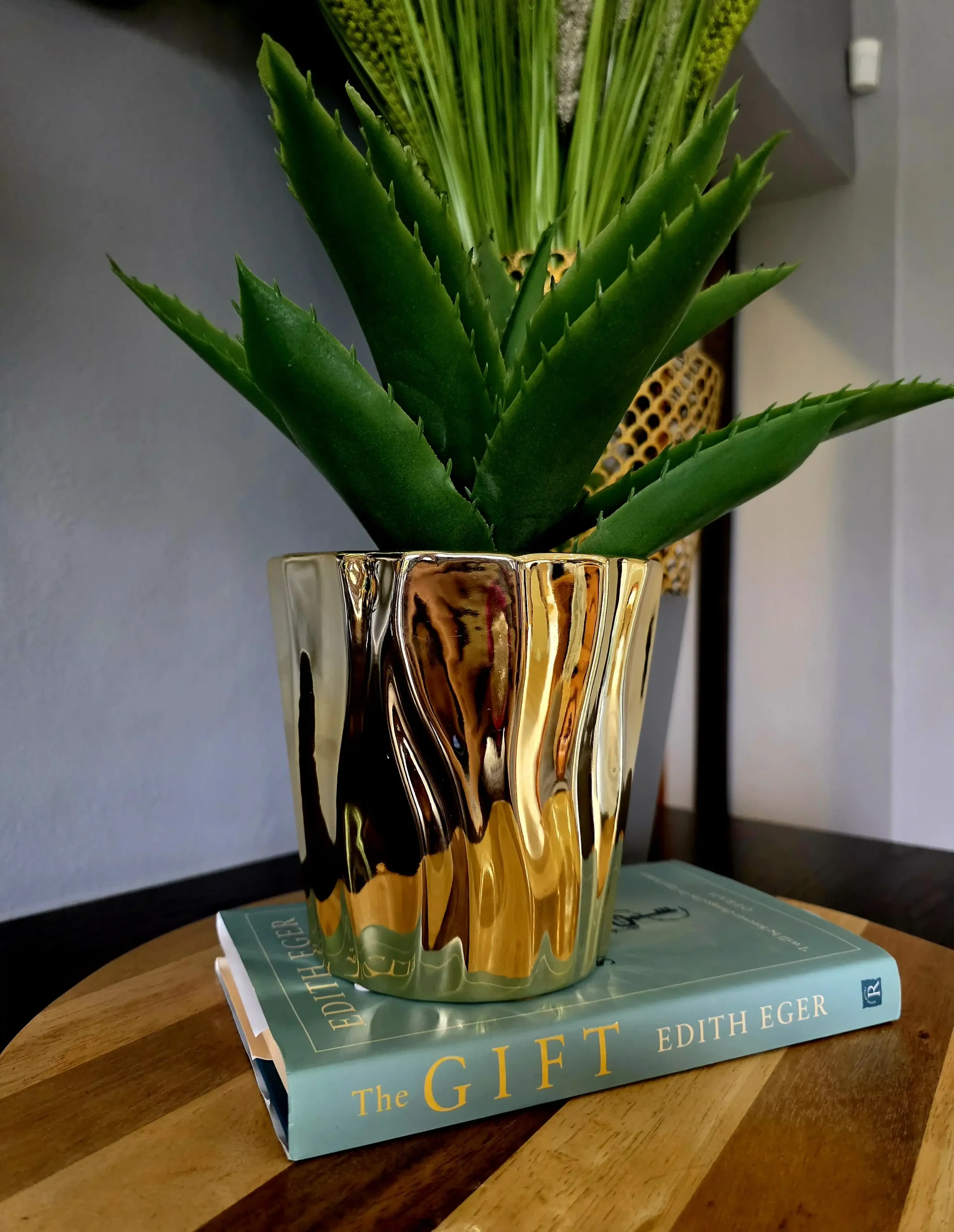 Gold Flower Pot - Image 3