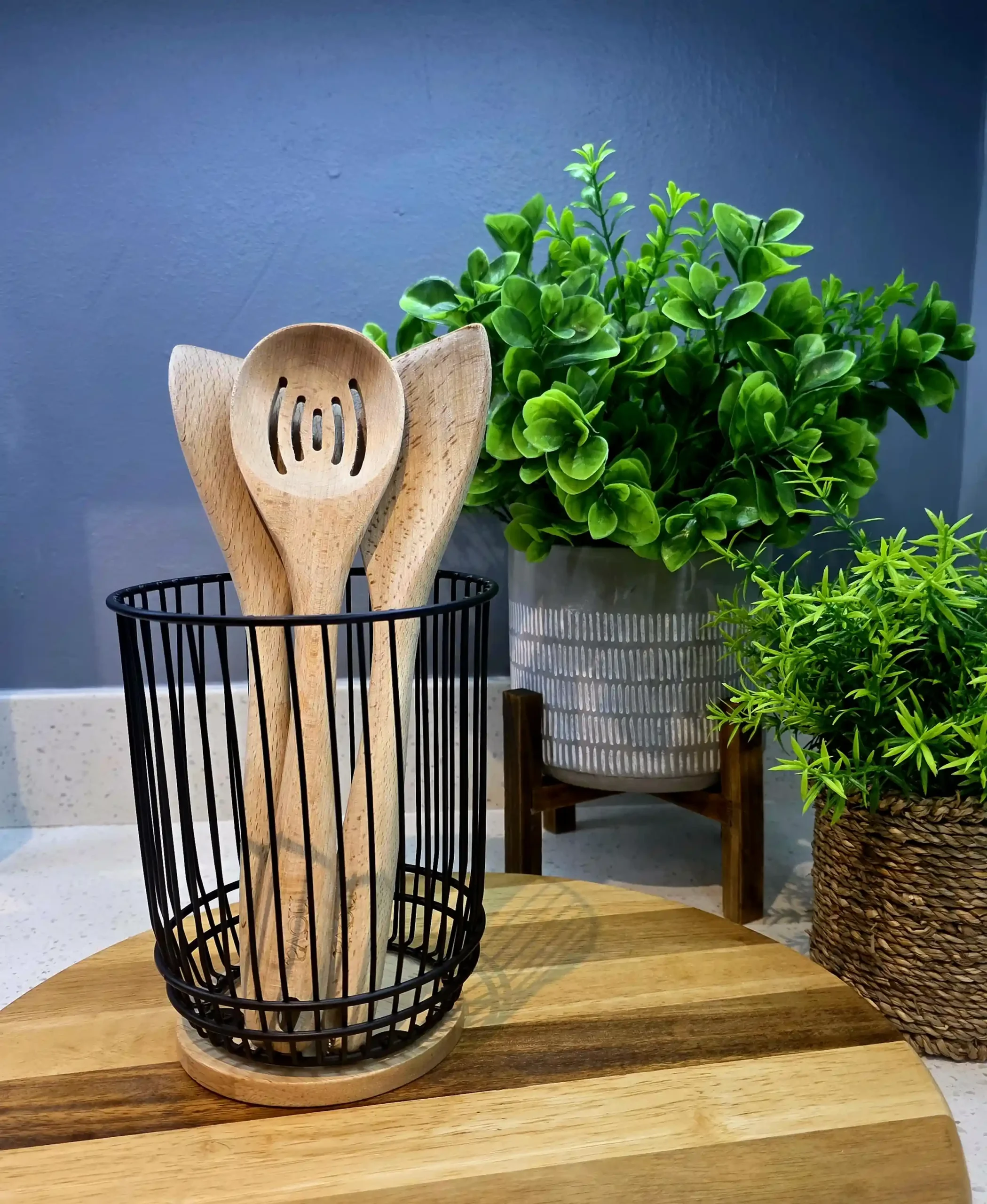 Black Cutlery Holder with wooden round base - Image 3