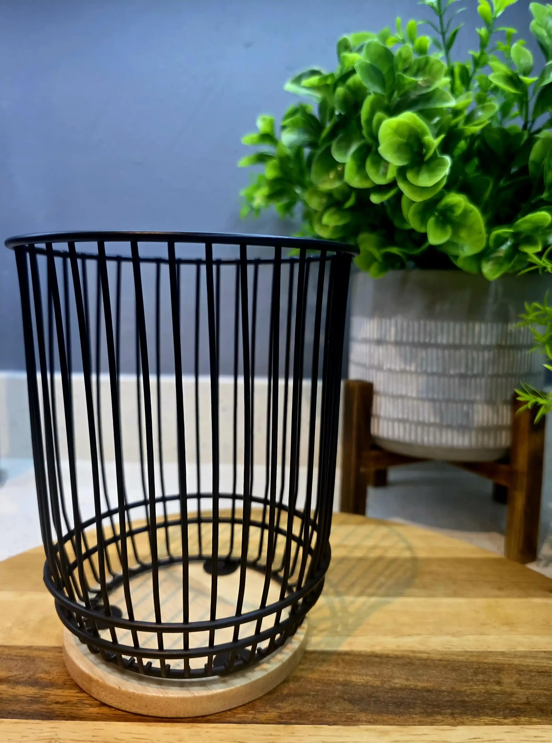 Black Cutlery Holder with wooden round base - Image 2
