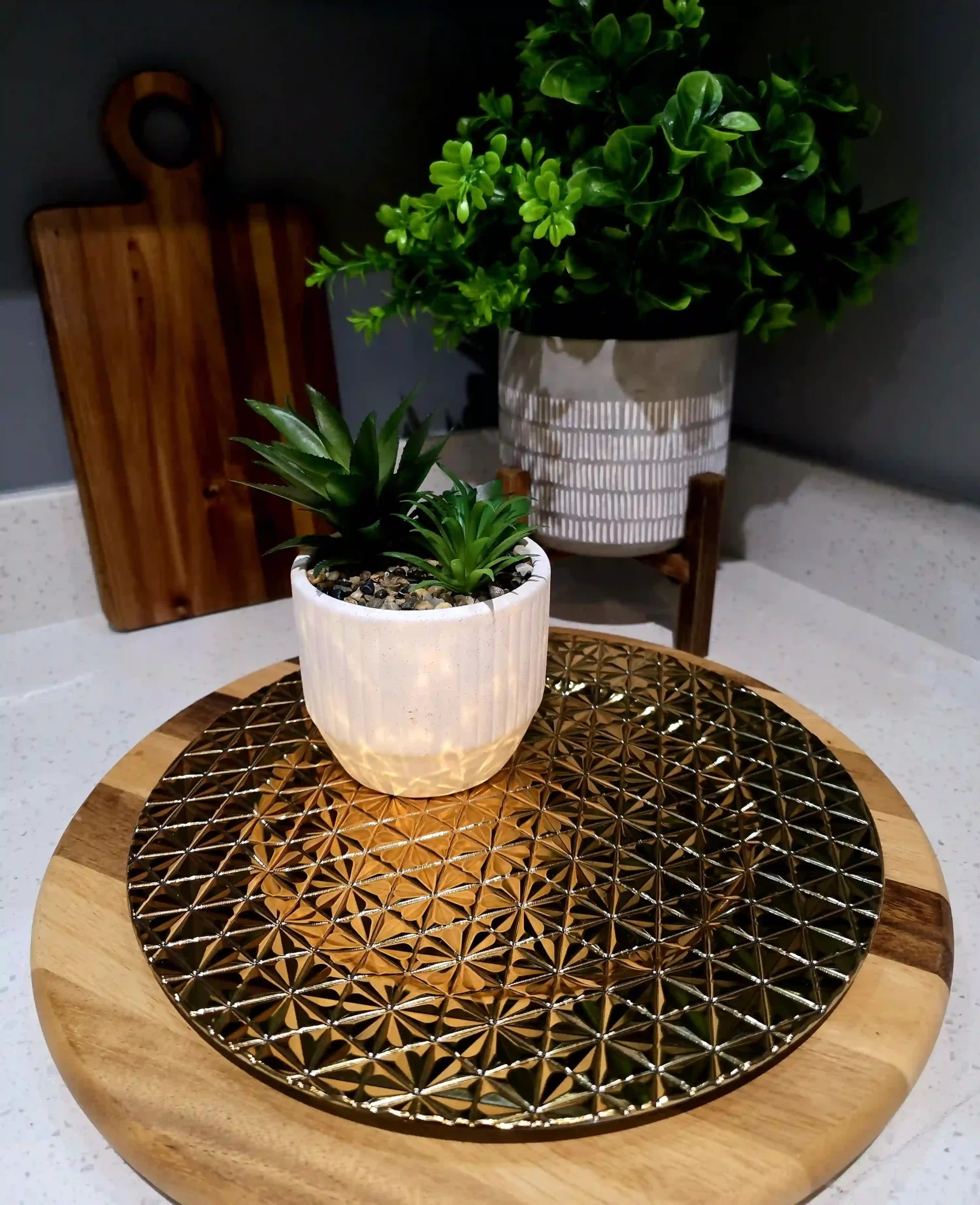 Gold Patterned Underplates - Image 3