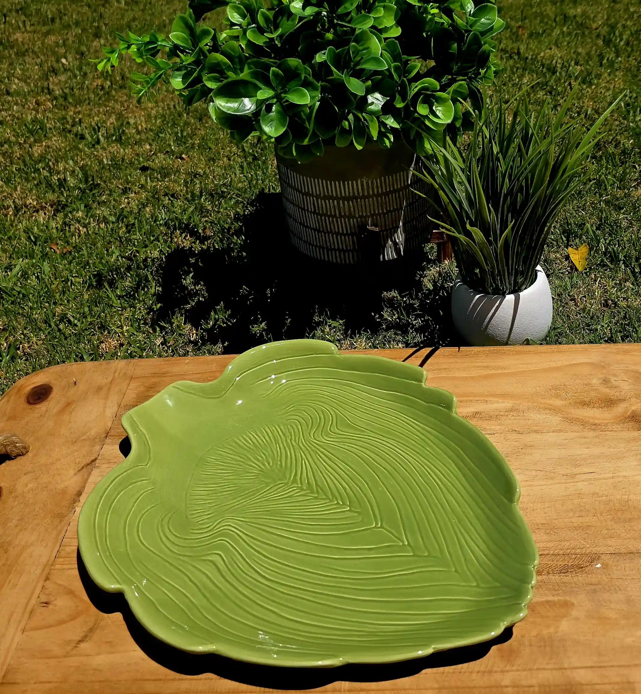 Green Artichoke Ceramic Plate - Image 2