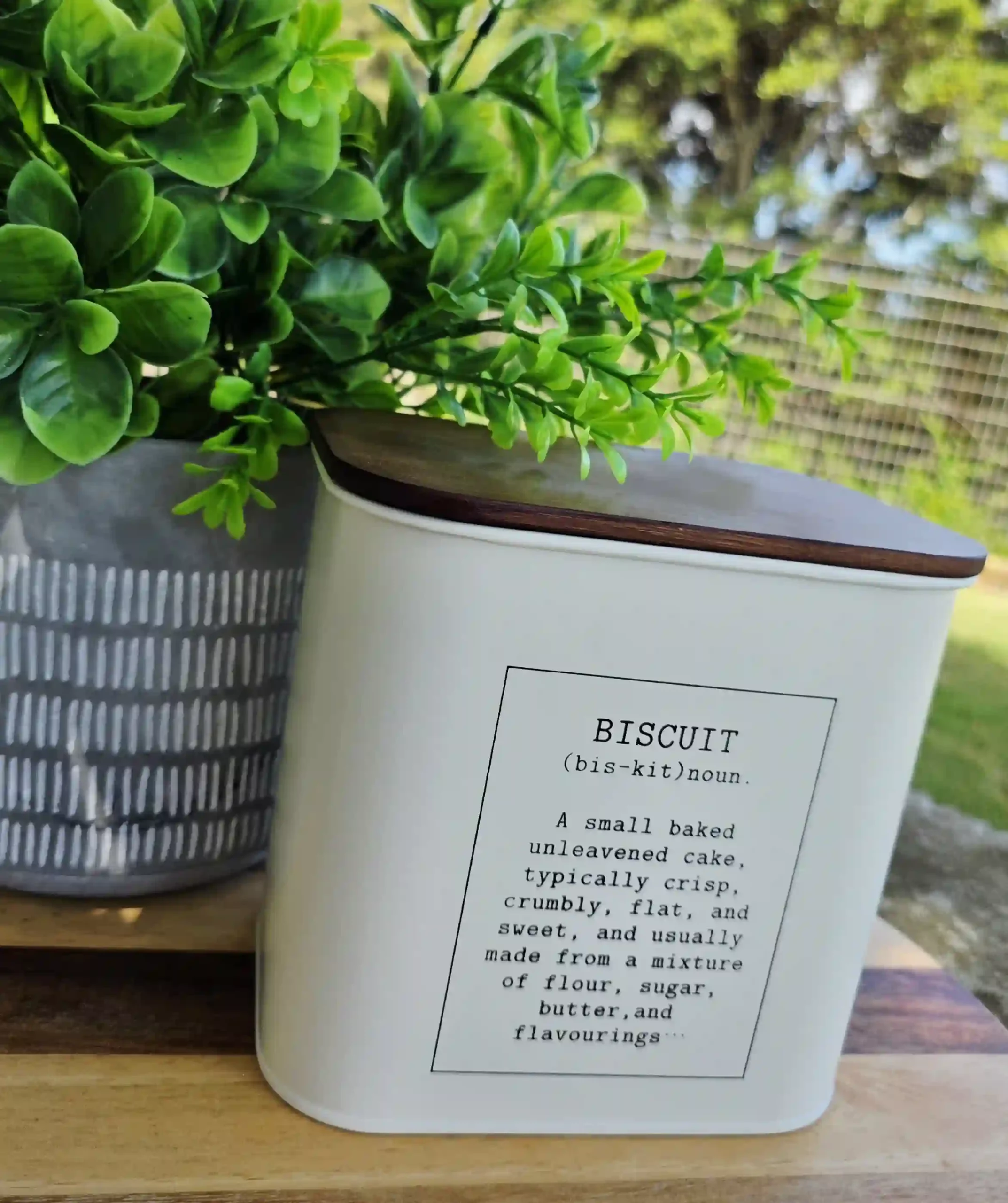 Medium size Biscuit Canister - with writing & wooden lid - Image 5