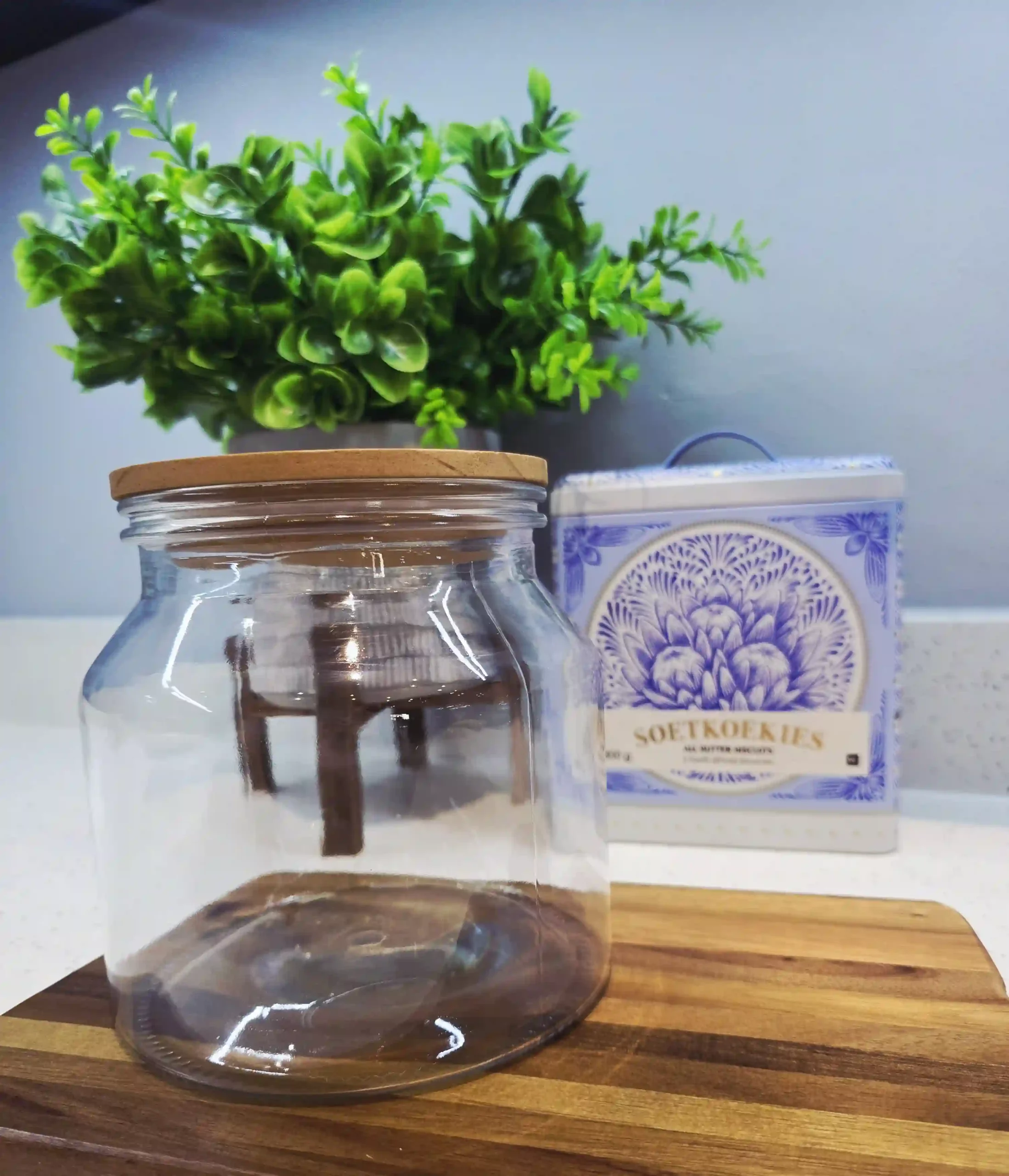 Glass Canister - 2.3L with wooden lid - Image 4