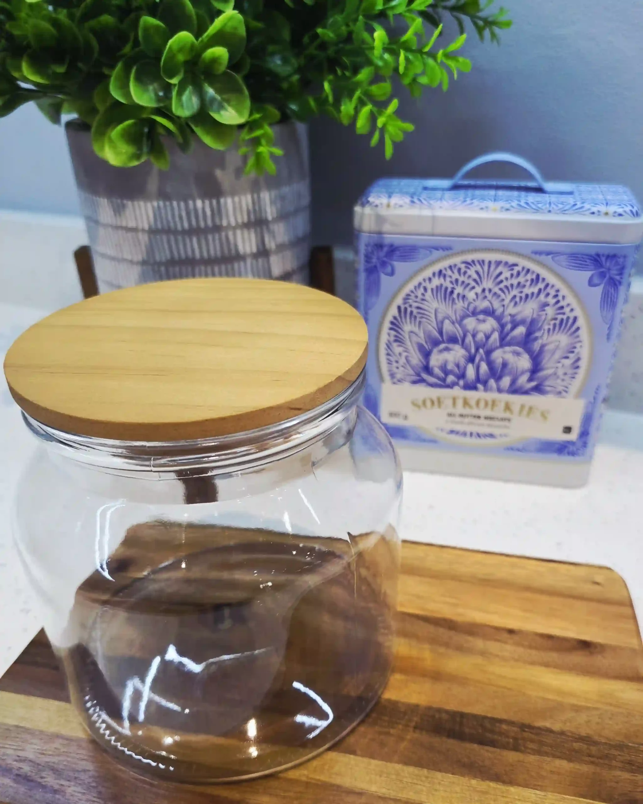 Glass Canister - 2.3L with wooden lid - Image 5