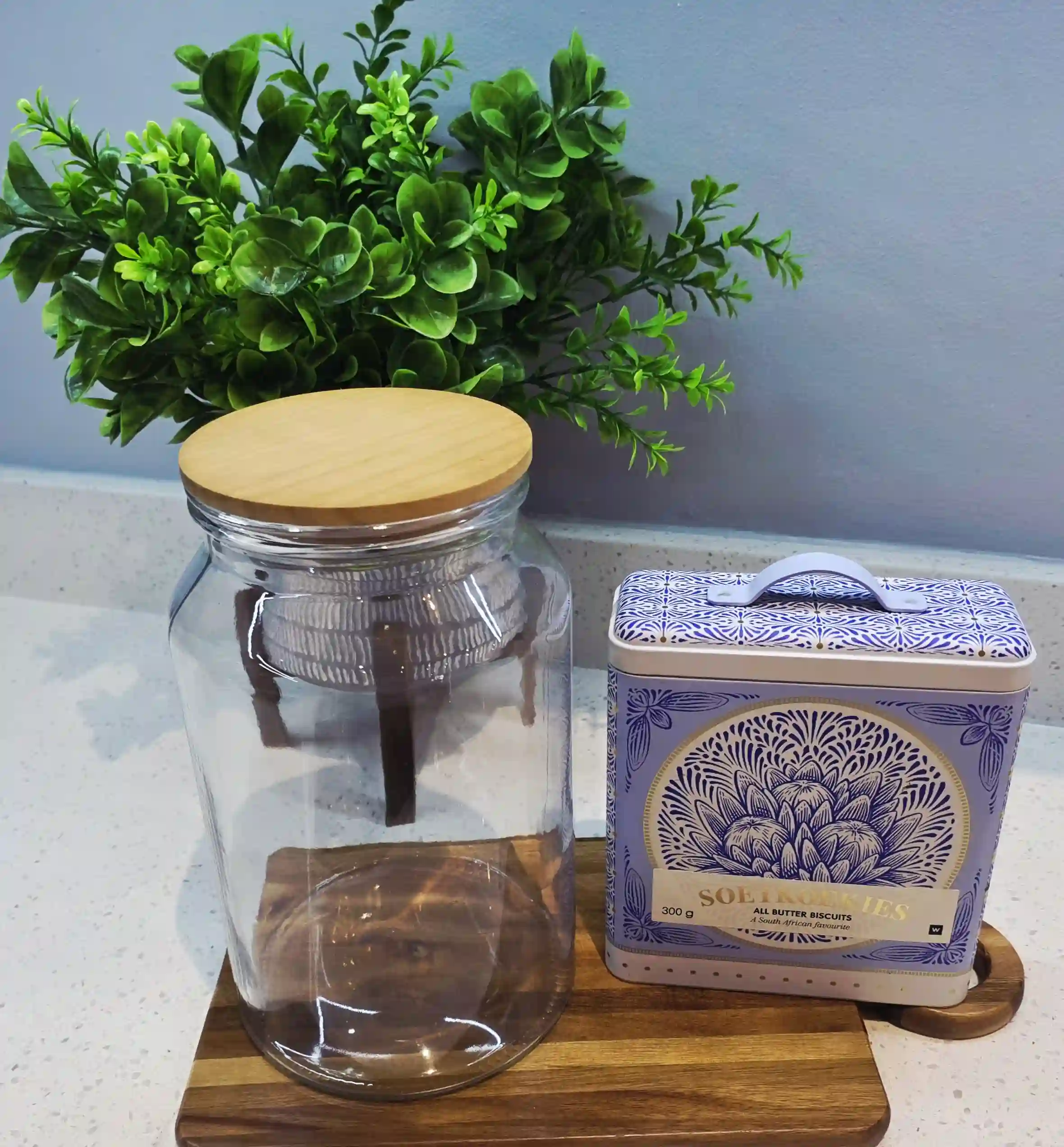Glass Canister - 4.2L with wooden lid - Image 4