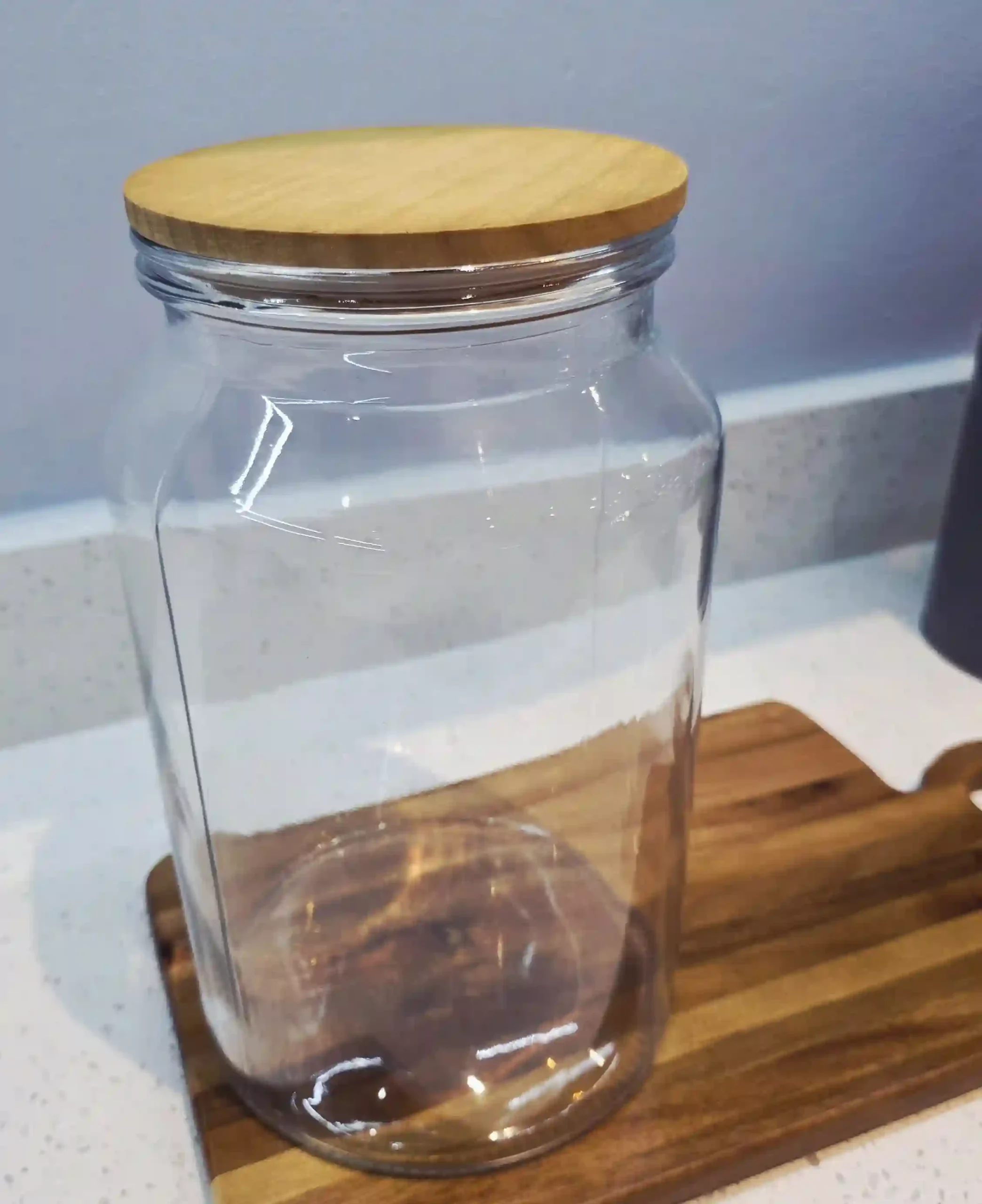 Glass Canister - 4.2L with wooden lid - Image 2