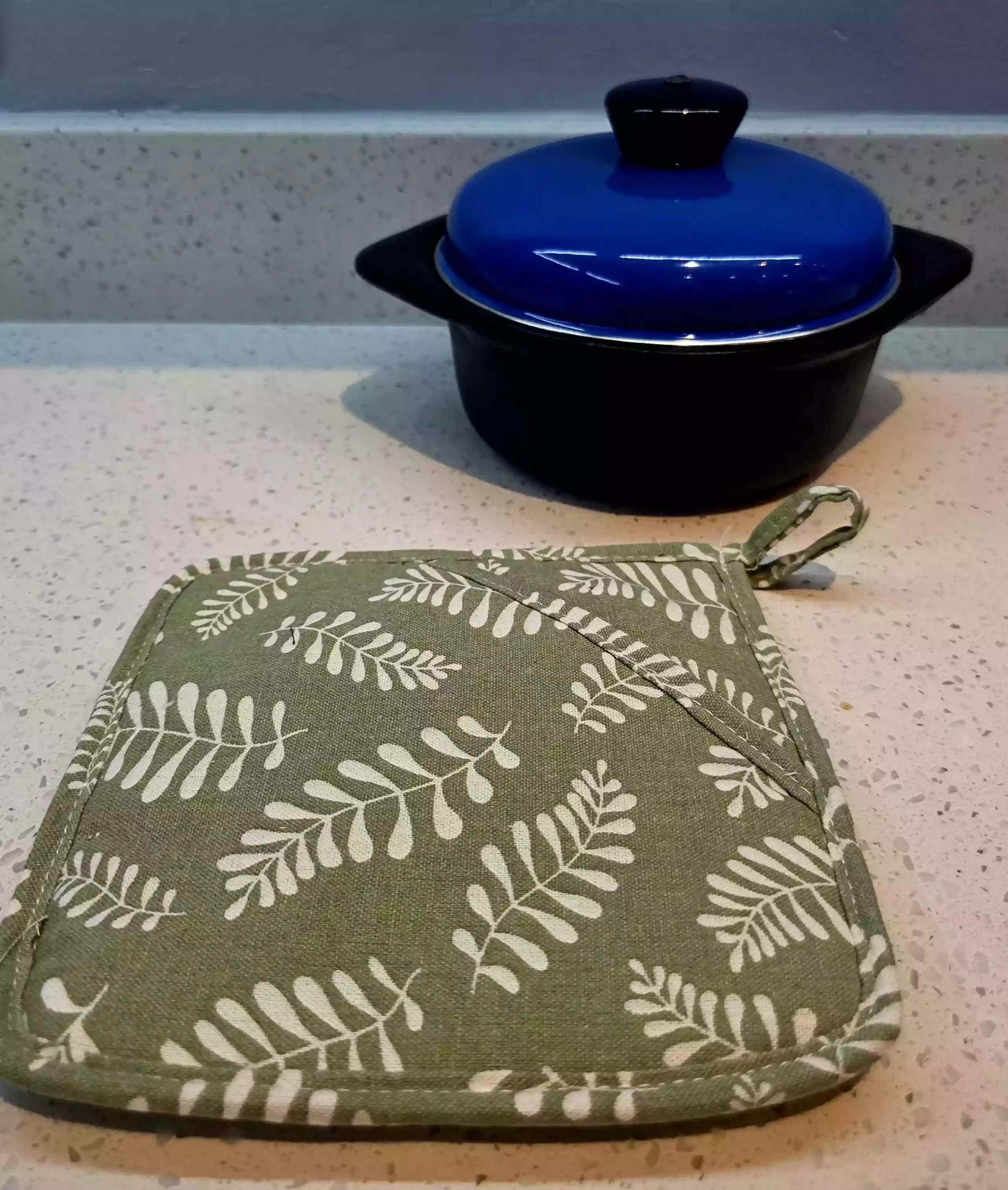 Olive Fern Pattern Heat-Resistant Mat – Square - Image 2