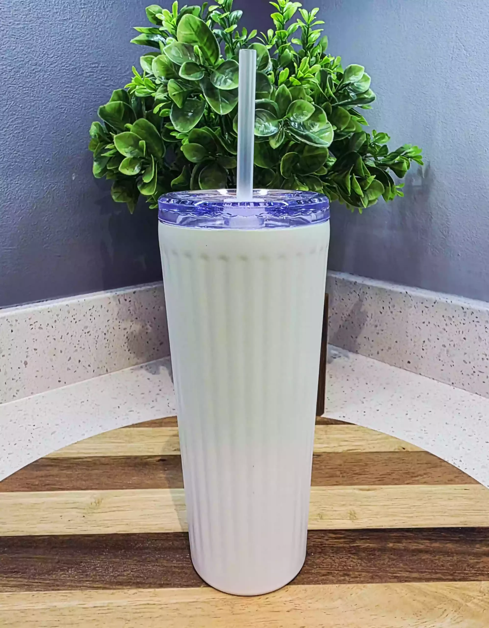 Tall Rippled Tumblers with Straw – Mint/Pastel Green